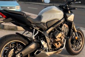 Honda cb 650r 2025 E-CLUTCH 0km