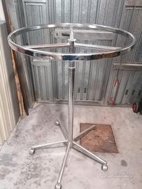 Stendino per abbigliamento.