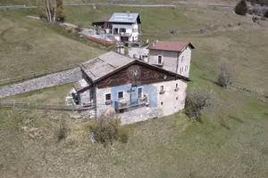 Villa di 450 m² con più di 5 locali e box auto dop