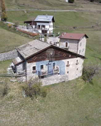 Villa di 450 m² con più di 5 locali e box auto dop