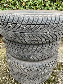 Gomme 205 65 16 invernali Goodyear
