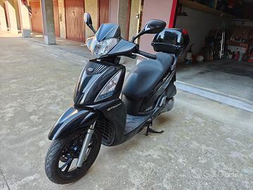 Motociclo Kymco GTi 300