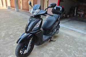Motociclo Kymco GTi 300