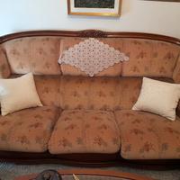 Divano con due poltrone