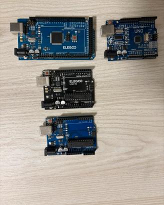 Set di microcontrollori Arduino ed Elegoo