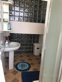 Tre camere disponibili in via Rockfeller