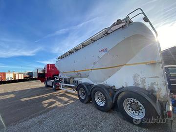 Semirimorchio cisterna per cemento