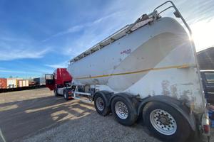 Semirimorchio cisterna per cemento