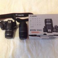 Fotocamera Canon EOS 550D con obiettivo 75-300