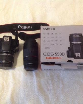 Fotocamera Canon EOS 550D con obiettivo 75-300