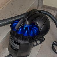 Aspirapolvere Dyson dc37c
