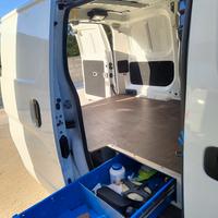 Nissan nv200