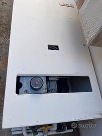 CALDAIA GAS JUNKERS BOSCH ZWR 24 KE PER RICAMBI