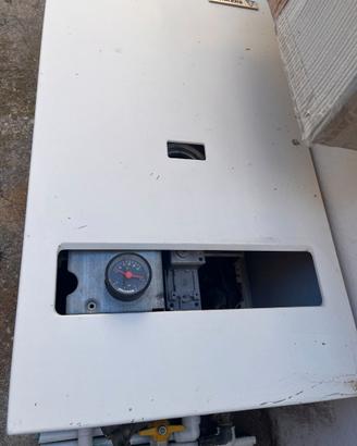 CALDAIA GAS JUNKERS BOSCH ZWR 24 KE PER RICAMBI