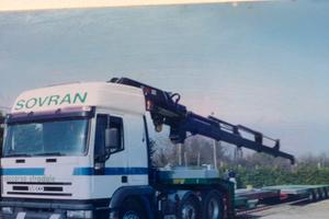 Iveco eurotec 38 con gru hiap 300