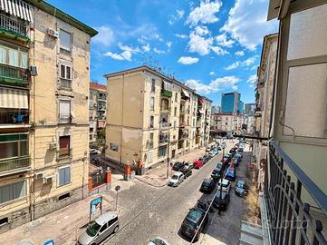2 LOCALI A NAPOLI