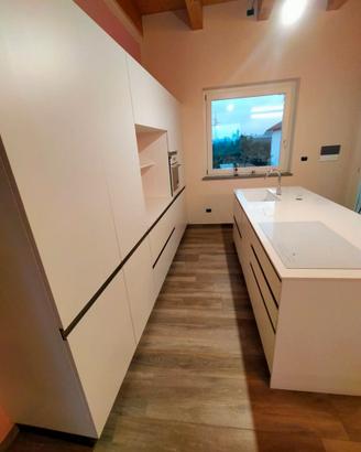 cucina  come nuova con elettrodomestici