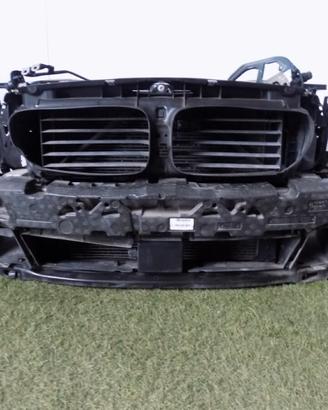 Kit fascia anteriore / radiatore BMW 5 F10 LCI 125