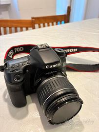 Canon EOS 70 D con obiettivo Canon 18-55