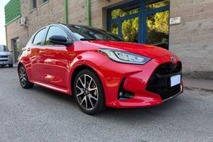 TOYOTA Yaris 1.5 HYBRID STYLE AUT. KM-8.800 UNIP