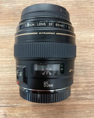 Canon EF 85mm f/1.8 USM