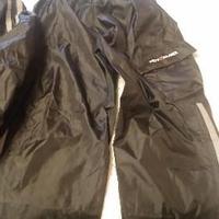 Pantalone e giacca antipioggia da moto
