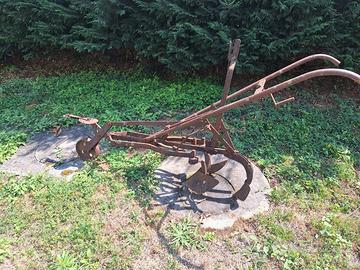 aratri per decorazione giardino
