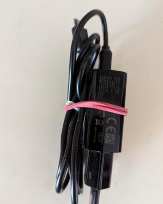 caricabatteria e cavetto per cellulari 