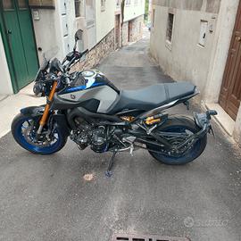 Yamaha MT-09 SP (2020) - Solo 15.000 km - Full Acc