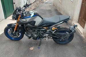 Yamaha MT-09 SP (2020) - Solo 15.000 km - Full Acc