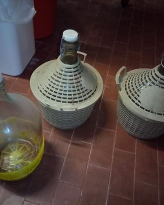Damigiane vino olio ecc ...