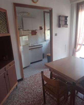 Arredato app.to 70 Mq 4 posti letto,comodo serviz