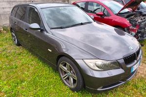 BMW 320D INCIDENTATO