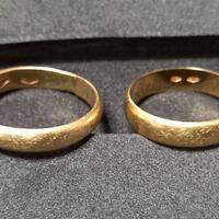 Lotto di 2 fedi nuziali in oro giallo 18K.
