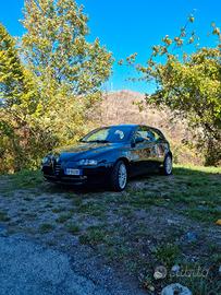  ALFA ROMEO 147 1.9 JTD 16V Distinctive 