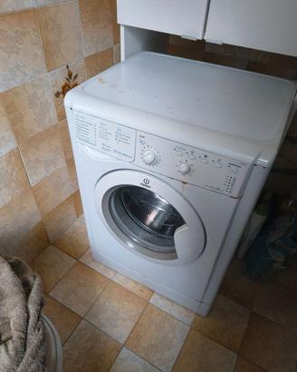 LAVATRICE ARISTON IWB5065 5 KG 600 GIRI