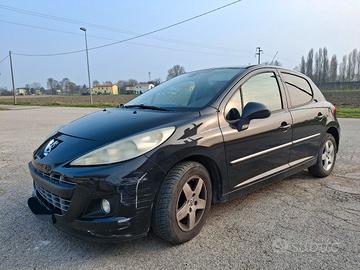 Peugeaut 207