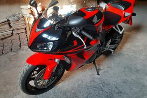 Honda CBR 1000 - RR