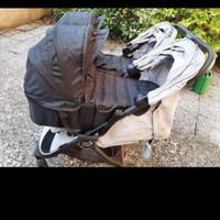 Passeggino gemellare con culle