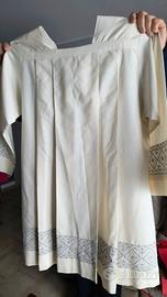 cotta liturgica con ricami 