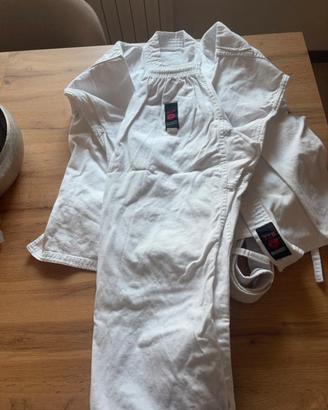 Vestito karate bianco con fasce bianca e giallo