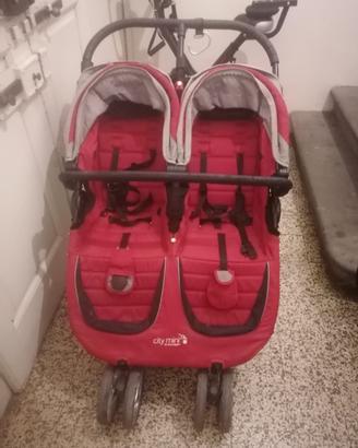 Passeggino gemellare