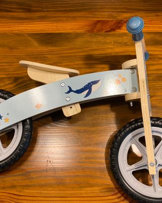 Bicicletta senza pedali in legno