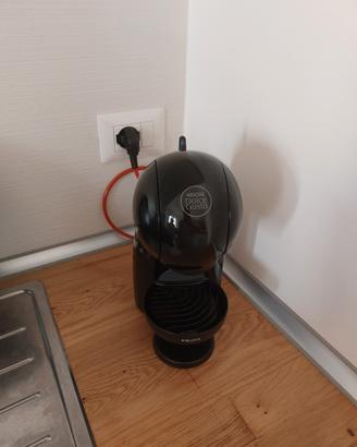 macchina del caffè Nescafe' dolce gusto