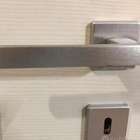 Porte scorrevoli e battente Spissu finestre  posa