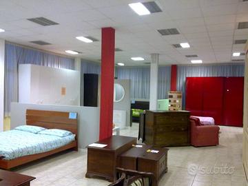 Immobile di 1313 m² con più di 5 locali a Viareggi
