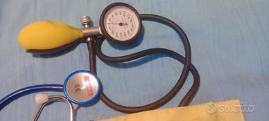 Misuratore di pressione Bosch e stetoscopio