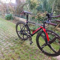 Bici crono Pinarello