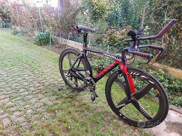 Bici crono Pinarello