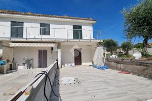 3 LOCALI A CASTELLABATE